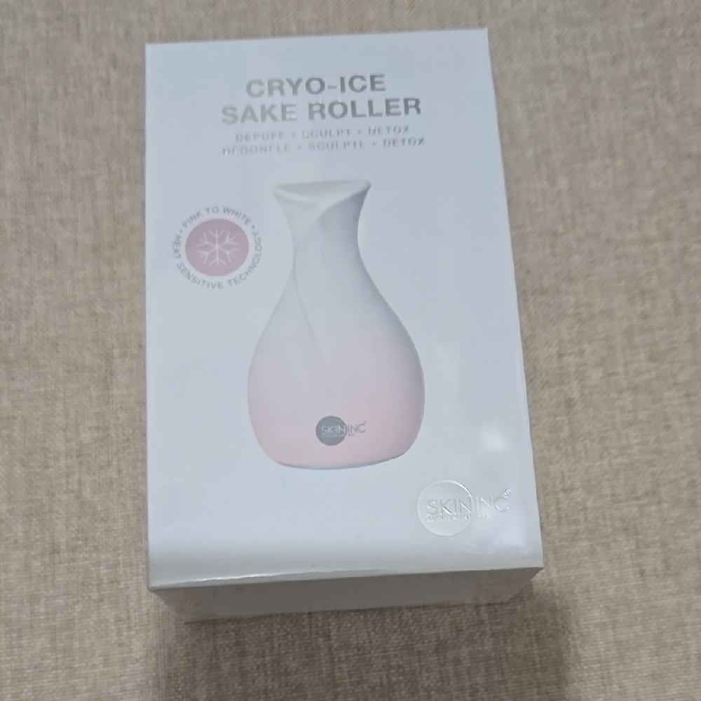 Skin Inc Cryo-Ice Sake Roller - White